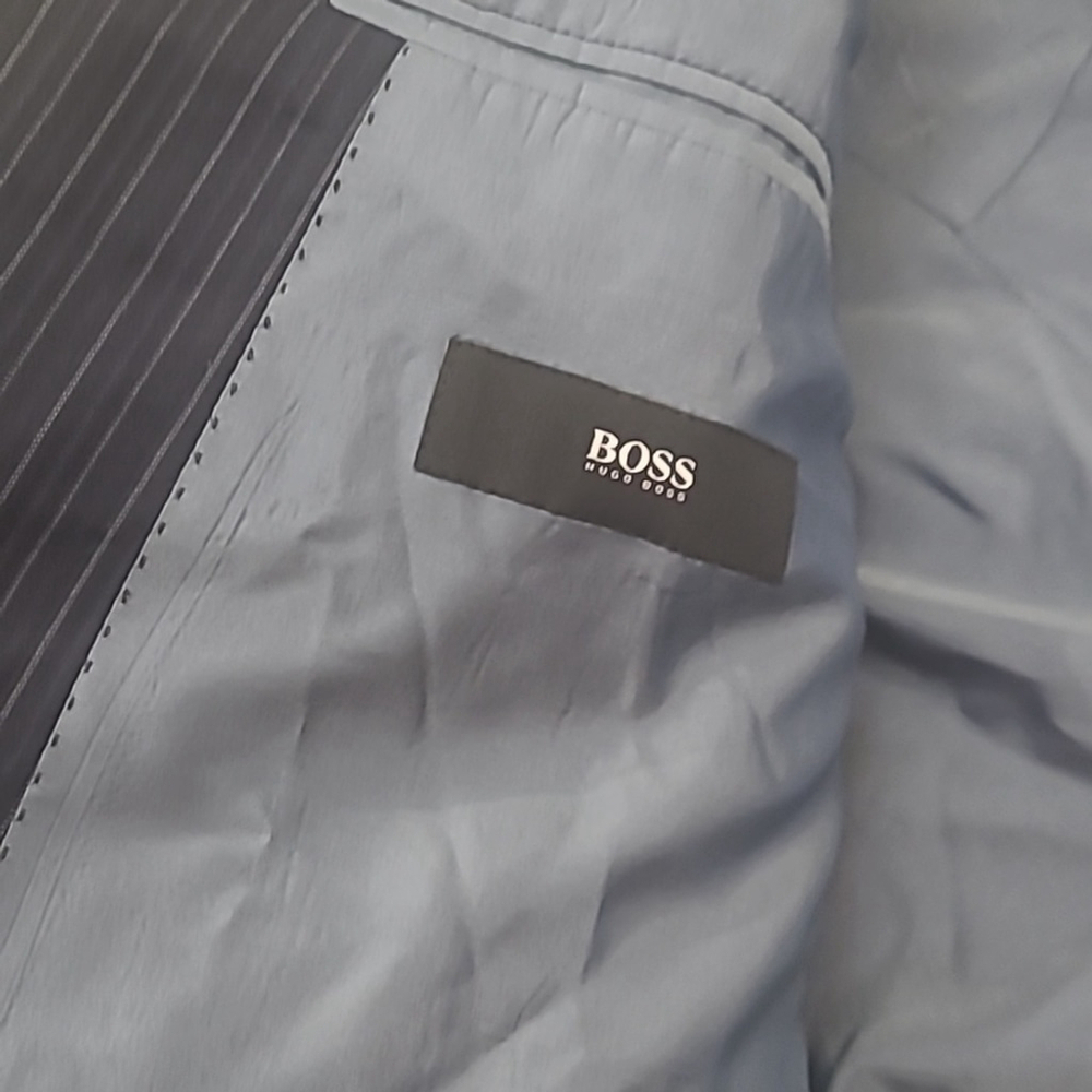 Hugo Boss 46R Wool Blazer Sport Coat Jacket Striped Navy & black 2 Buttons Long - Picture 7 of 9